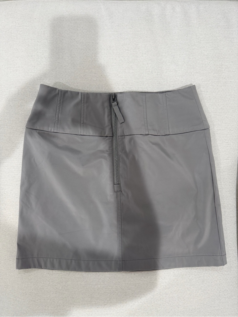 Zara Women’s Gray Mini Skirt with Front Zip